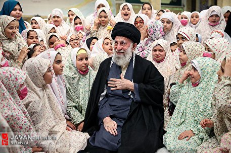 مراسم جشن تکلیف دختران دانش‌آموز در حضور رهبر انقلاب