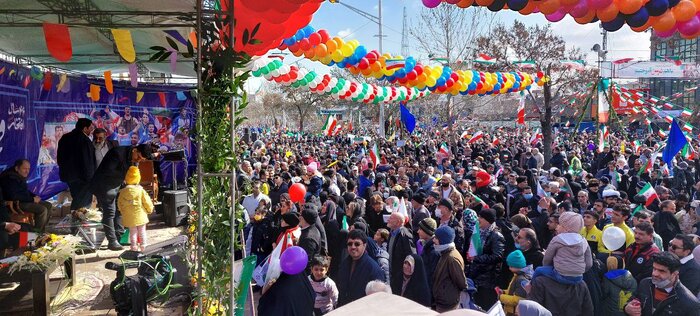 حضور پرشور ورزشکاران در راهپیمایی ۲۲ بهمن