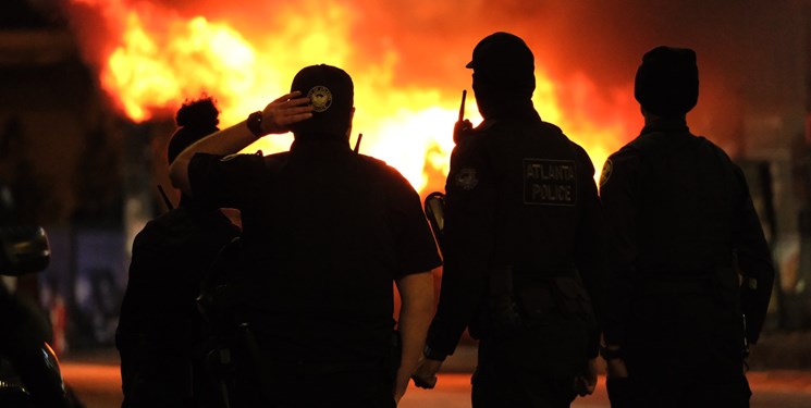 رئیس پلیس آتلانتا: شکستن شیشه و آتش زدن مصداق تروریسم است