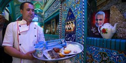 گزارشی از «مرشد چلویی»‌ و کسب و کار پربرکتش