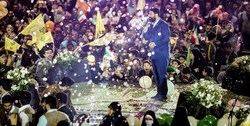 جشن ده‌ها هزار نفری در مصلای تهران/ سلام دهه نودی‌ها و هشتادی‌ها به فرمانده