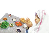  فرزندان با تشویق  و نشاط جذب رمضان  و روزه‌داری می‌شوند