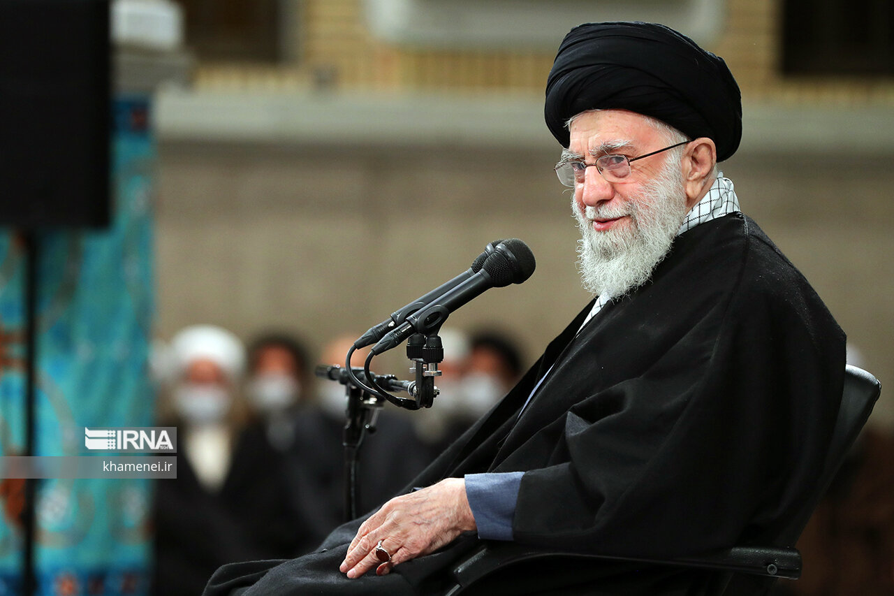مروری بر بیانات رهبر انقلاب در سالی که گذشت؛ هوشمندانه و تاثیرگذار