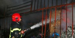 آتش سوزی در یک ساختمان اداری- تجاری خیابان بهار تهران