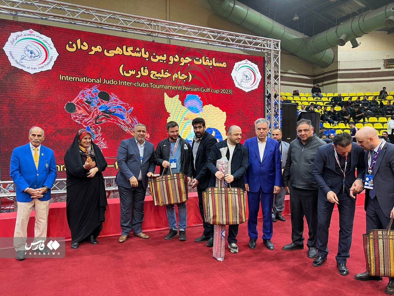 هدیه ارزشمند رئیس فدراسیون جودوی عراق به مسئولان ورزش ایران+ تصاویر