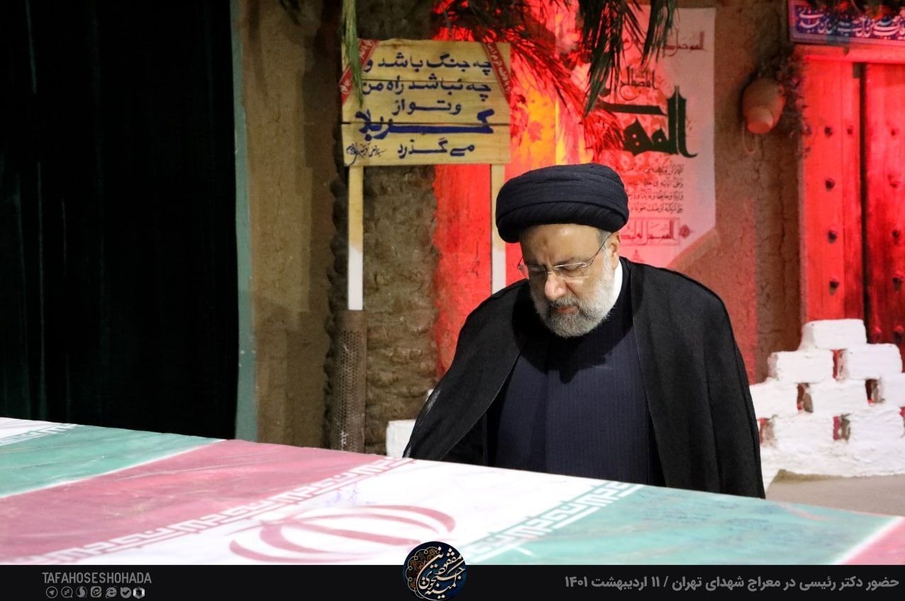 تصاویر حضور رئیسجمهور بر پیکر مرحوم نادر طالبزاده در معراج شهدا تصاویر حضور رئیسجمهور بر پیکر مرحوم نادر طالبزاده در معراج شهدا
