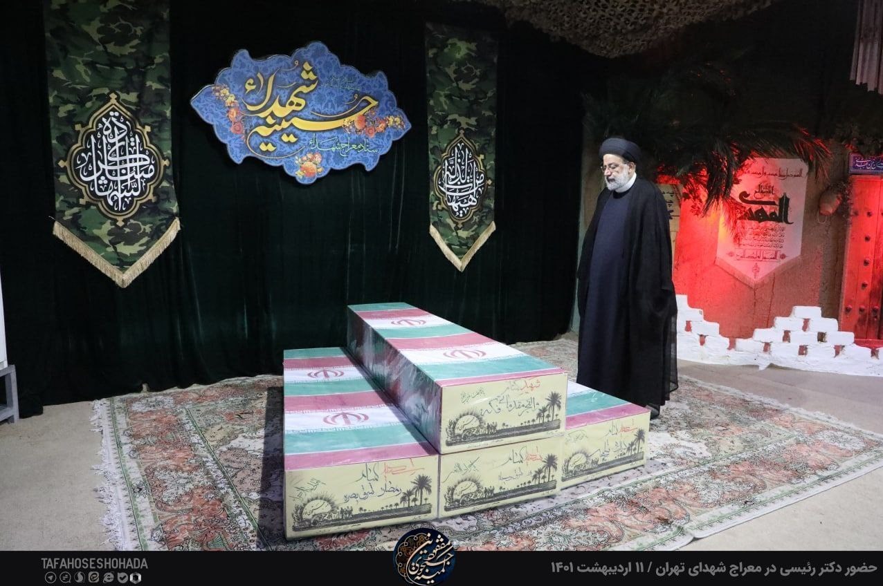 تصاویر حضور رئیسجمهور بر پیکر مرحوم نادر طالبزاده در معراج شهدا تصاویر حضور رئیسجمهور بر پیکر مرحوم نادر طالبزاده در معراج شهدا
