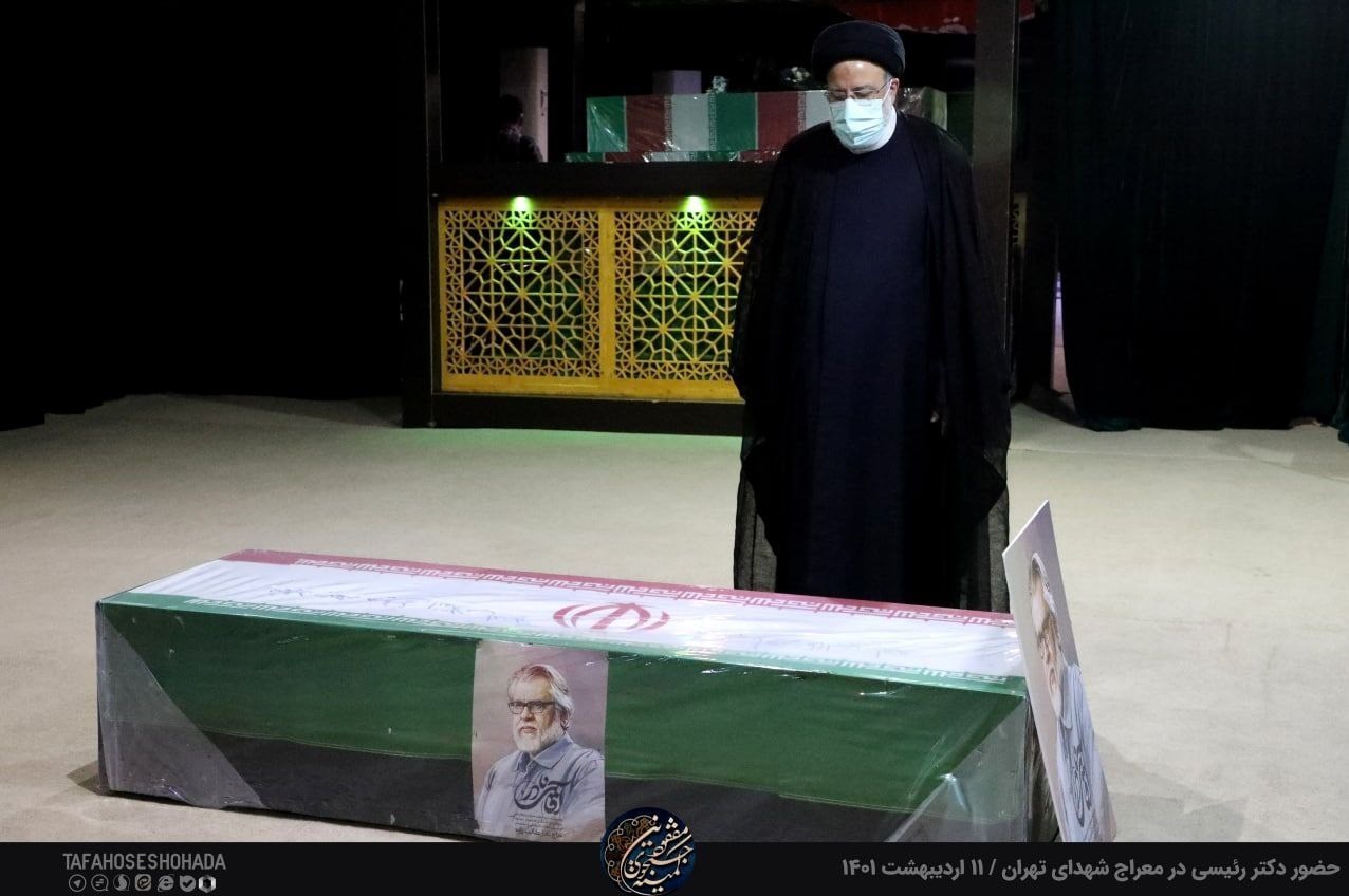 تصاویر حضور رئیسجمهور بر پیکر مرحوم نادر طالبزاده در معراج شهدا تصاویر حضور رئیسجمهور بر پیکر مرحوم نادر طالبزاده در معراج شهدا