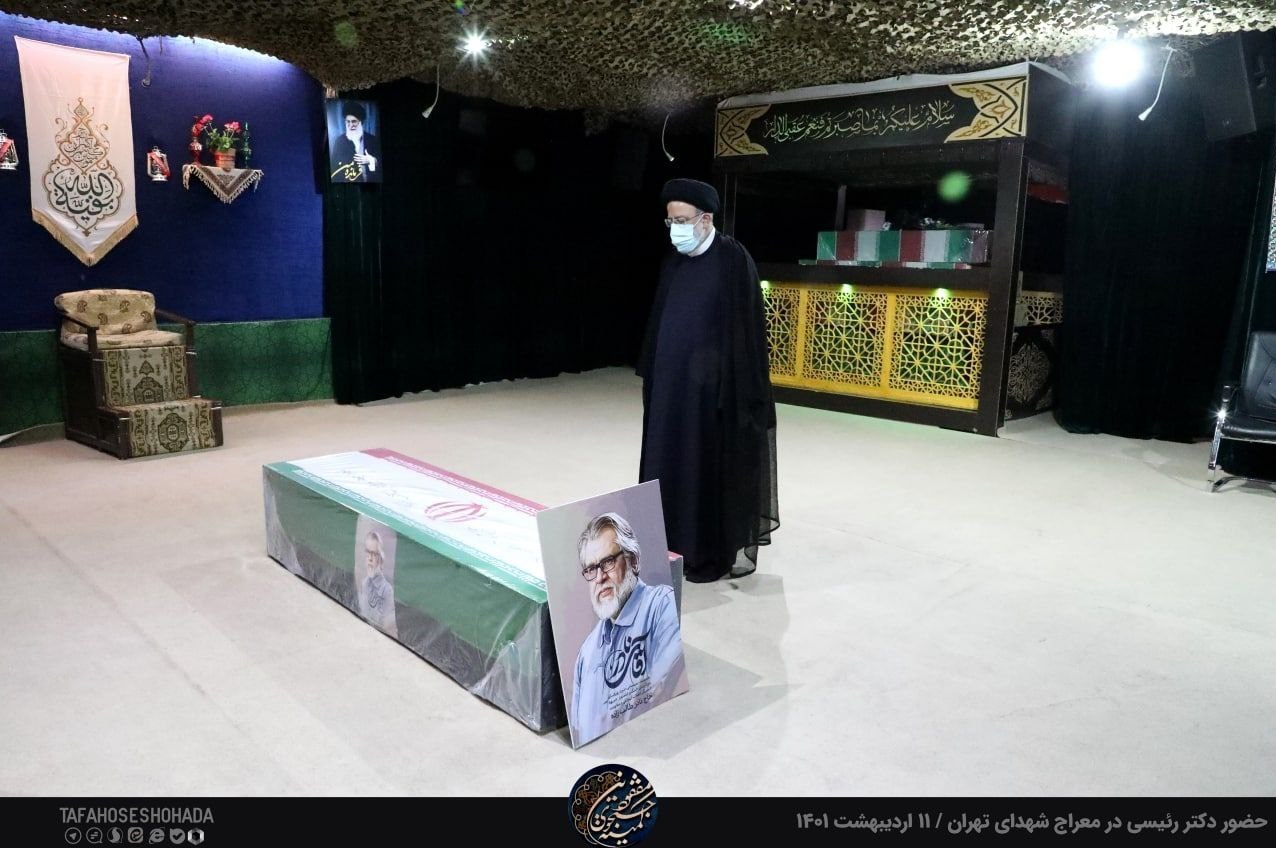 تصاویر حضور رئیسجمهور بر پیکر مرحوم نادر طالبزاده در معراج شهدا تصاویر حضور رئیسجمهور بر پیکر مرحوم نادر طالبزاده در معراج شهدا