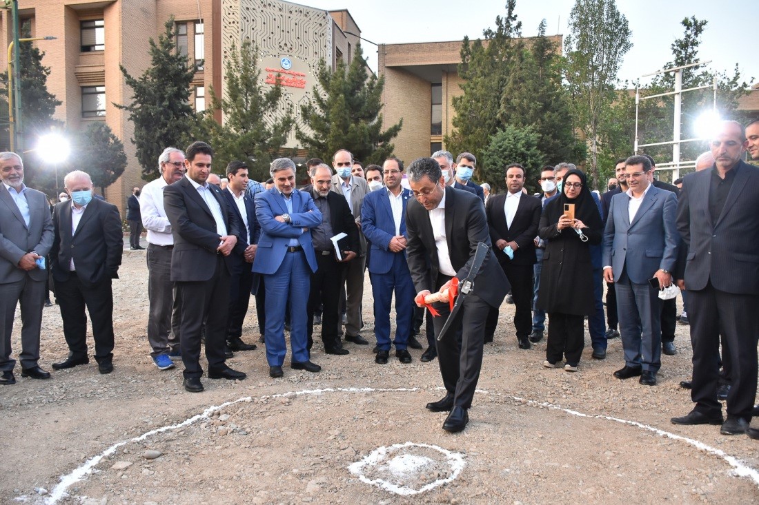 گروه صنعتی گلرنگ، حامی مرکز توسعه رهبران کسبوکار دانشگاه تهران گروه صنعتی گلرنگ، حامی مرکز توسعه رهبران کسبوکار دانشگاه تهران