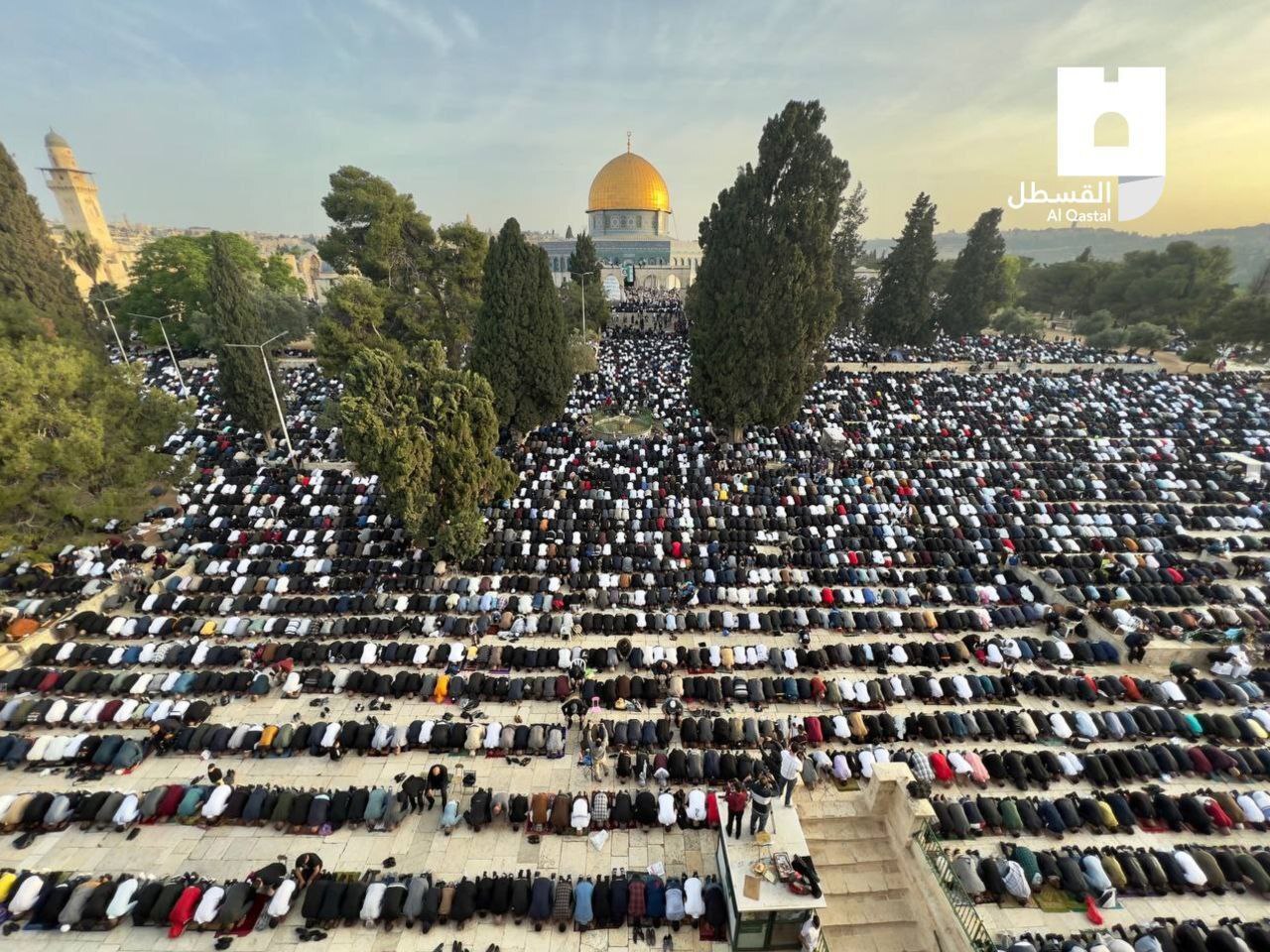 اقامه نماز عید فطر در مسجدالاقصی با حضور پرشور فلسطینیان + تصاویر اقامه نماز عید فطر در مسجدالاقصی با حضور پرشور فلسطینیان + تصاویر