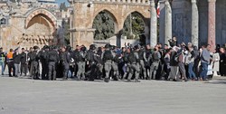 تعرض صهیونیست‌ها به مسجدالاقصی به بهانه سالروز اشغال فلسطین +تصاویر