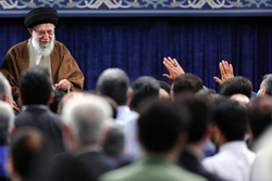 معنای سخنان رهبری کمک خالصانه به دولت بدون بازی جنگ قدرت است