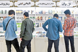 چالش کاغذ همچنان بیخ گوش فرهنگ است
