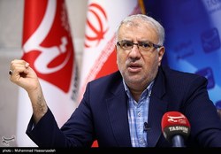 وزیر نفت: ۸۰ درصد پول نفت را ارزی دریافت می‌کنیم