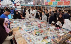 مردم رمان های عامه پسند را بیشتر از کارهای عمیق دوست دارند