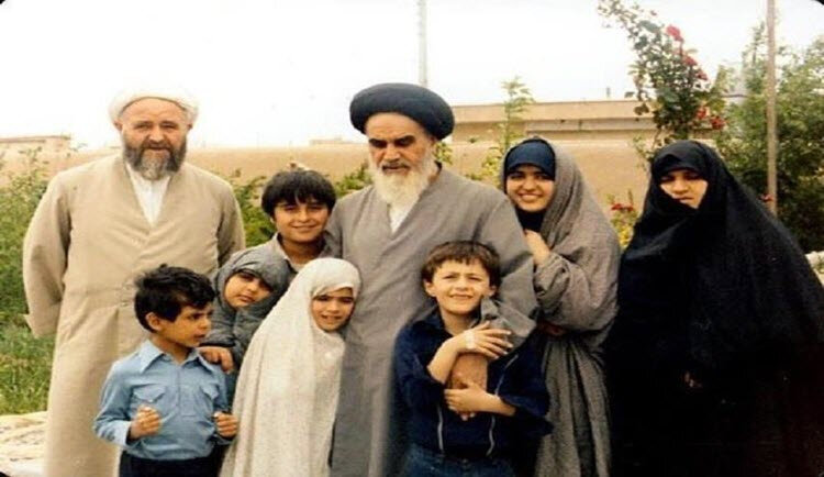 امامی که نشناختیم / روایاتی دست اول از محافظ امام خمینی (ره) امامی که نشناختیم / روایاتی دست اول از محافظ امام خمینی (ره)
