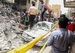 استمرار آواربرداری ساختمان ۱۰ طبقه در آبادان/ تعداد جان‌باختگان افزایش یافت +عکس و فیلم
