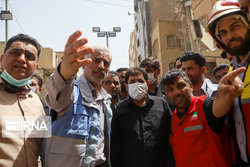آتش نشانانی از چهار استان در آبادان حضور دارند