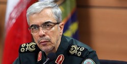 سرلشکر باقری از پایگاه سری پهپادی ارتش بازدید کرد