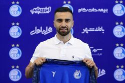 تمدید گیتاریست استقلال؛ مطهری دو فصل دیگر برای آبی‌ها می‌نوازد