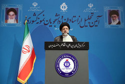 رئیس جمهور: حرکت علمی کشور را به اخم و لبخند دیگران گره نمی‌زنیم