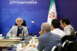 خوشنویسی تجسم اعتدال و زیبایی است/ نیازمند نهاد مدنی در کشور هستیم+فیلم