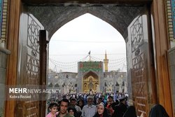 ۲۱۵۰ مددجوی کمیته امداد به زیارت حرم رضوی رفتند