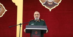 سرلشکر سلامی: آثار اندکی از حضور آمریکا در منطقه مانده/ تمام راه‌های منازعات نظامی برای دشمن بسته است