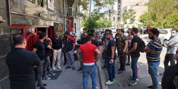 تجمع هواداران پرسپولیس مقابل باشگاه و شعار علیه درویش
