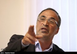 واعظ آشتیانی با انتقاد از ارکان فدراسیون فوتبال: حق را در روز روشن ضایع می‌کنند
