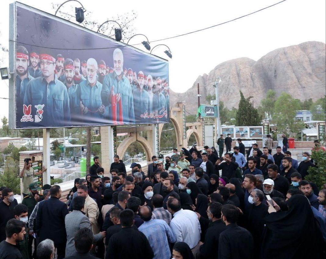 حضور رئیس جمهور در ۲ روستای محروم جیرفت/ ادای احترام رئیسی به مقام شامخ حاج قاسم