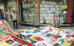 حکمفرمایی ناشران قاچاقچی پخته‌خوار!
