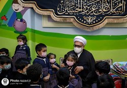 حضور تولیت آستان قدس در جمع کودکان مرکز بهزیستی مشهد