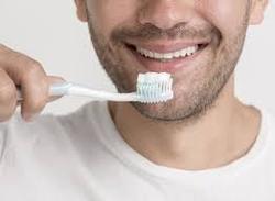 قبل از صبحانه مسواک زدن مفید است یا مضر؟