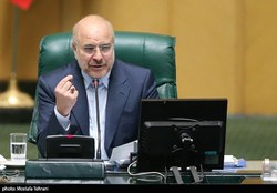 ایراد رئیس مجلس به مصوبه محل هزینه‌کرد حقوق ورودی موبایل‌های ۶۰۰ دلاری