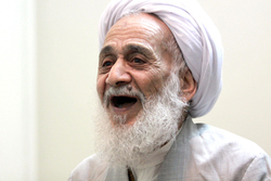 سرم را به دیوار می‌زنم تا مغزم باز شود و بفهمم!