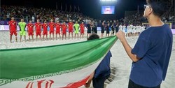 داری اشتباه می‌زنی رفیق! پرچم و سرود، هویت ملی است/ یک جوانمرد باید این «مارپیچ سکوت» را بشکند