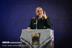 سردار سلامی در کنگره ملی ۶۰۹۰ شهید استان قم سخنرانی می کند