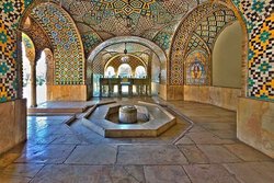 مرمت ستون سنگی ایوان خلوت کریمخانی در کاخ گلستان