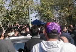 حمله اغتشاشگران به انتظامات بهشت زهرا (س) و مجروح شدن یکی از ماموران