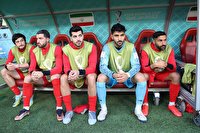 حضور یک ساعته بازیکنان ایران در رختکن بعد از باخت به انگلیس