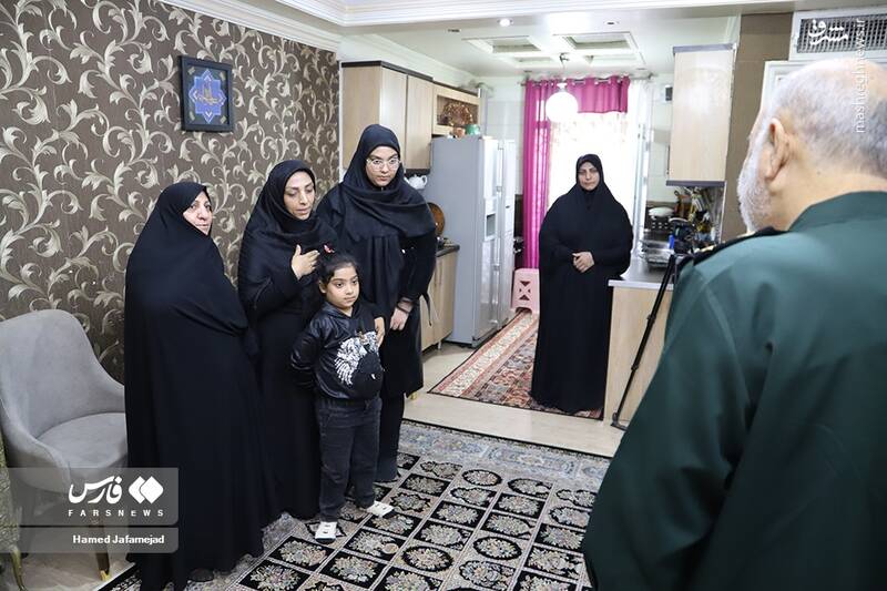 دیدار سردار سلامی با خانواده شهیدان مدافع امنیت
