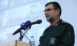 دشمن برای تسخیر جزایر ایرانی باید از روی جسد ما رد شود