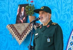  بایدن، ترامپ و نتانیاهو  نمی‌توانند ایران را از ایرانی پس بگیرند/ فتنه اخیر را گورستان آمریکایی‌ها می‌کنیم