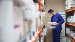 حذف ارز ترجیحی باعث افزایش قیمت دارو شده است