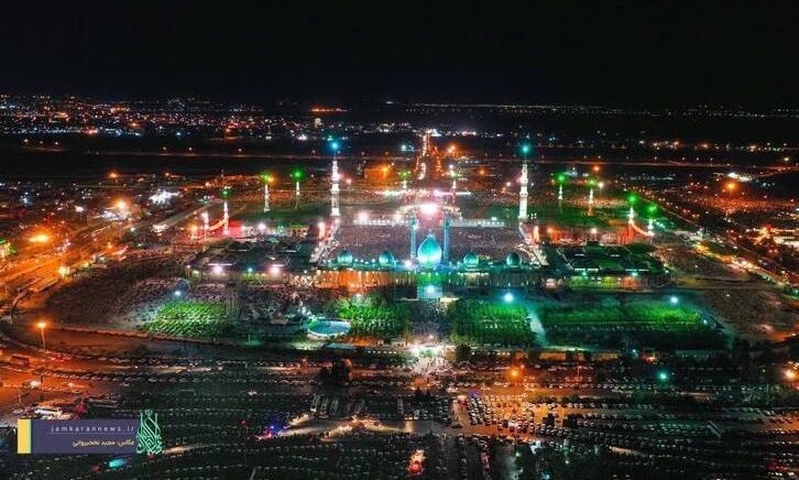 اجتماع زائران در مسجد جمکران/ عکس
