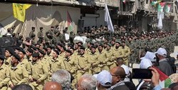 بزرگداشت روز قدس در اردوگاه فلسطینیان یرموک با رژه نظامی