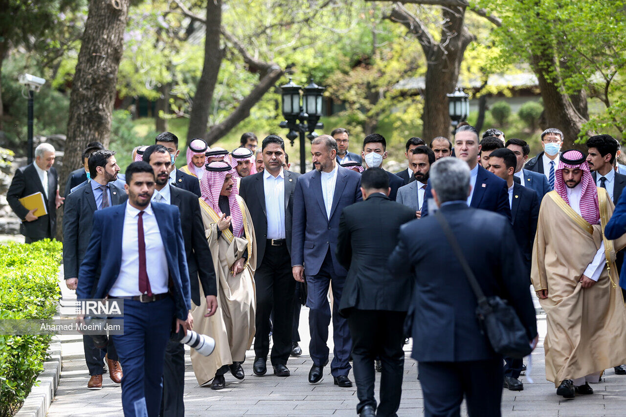 شمارش معکوس گشودن سفارت‌خانه‌ها در تهران و ریاض