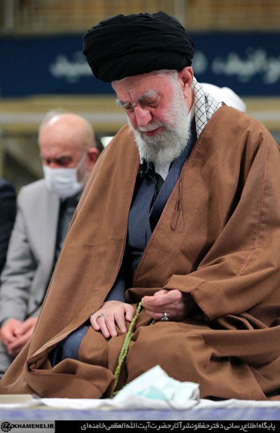انگشتر و تسبیح رهبری/عکس
